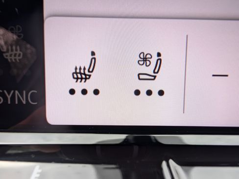 Used 2025 Volkswagen Atlas Cross Sport SEL Premium R-Line image 34