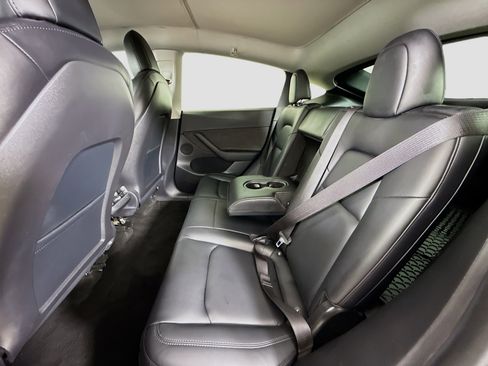Used 2021 Tesla Model Y Long Range image 26