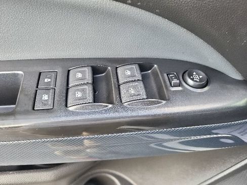 Used 2019 Chevrolet Colorado Z71 AWD/4WD image 24