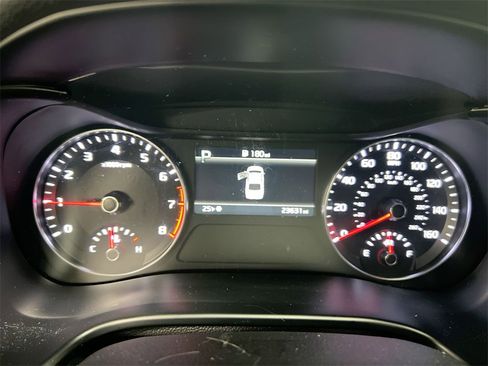 Used 2024 Kia Forte LXS w/ LXS Technology Package image 12