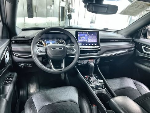 Used 2024 Jeep Compass Trailhawk AWD/4WD image 18