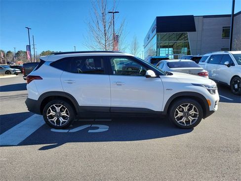 Used 2021 Kia Seltos EX image 4