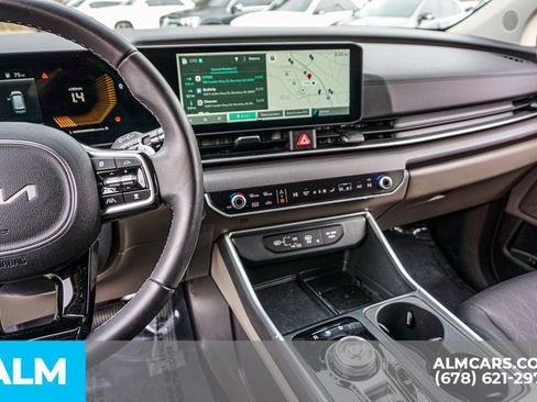 Used 2025 Kia Carnival EX image 38