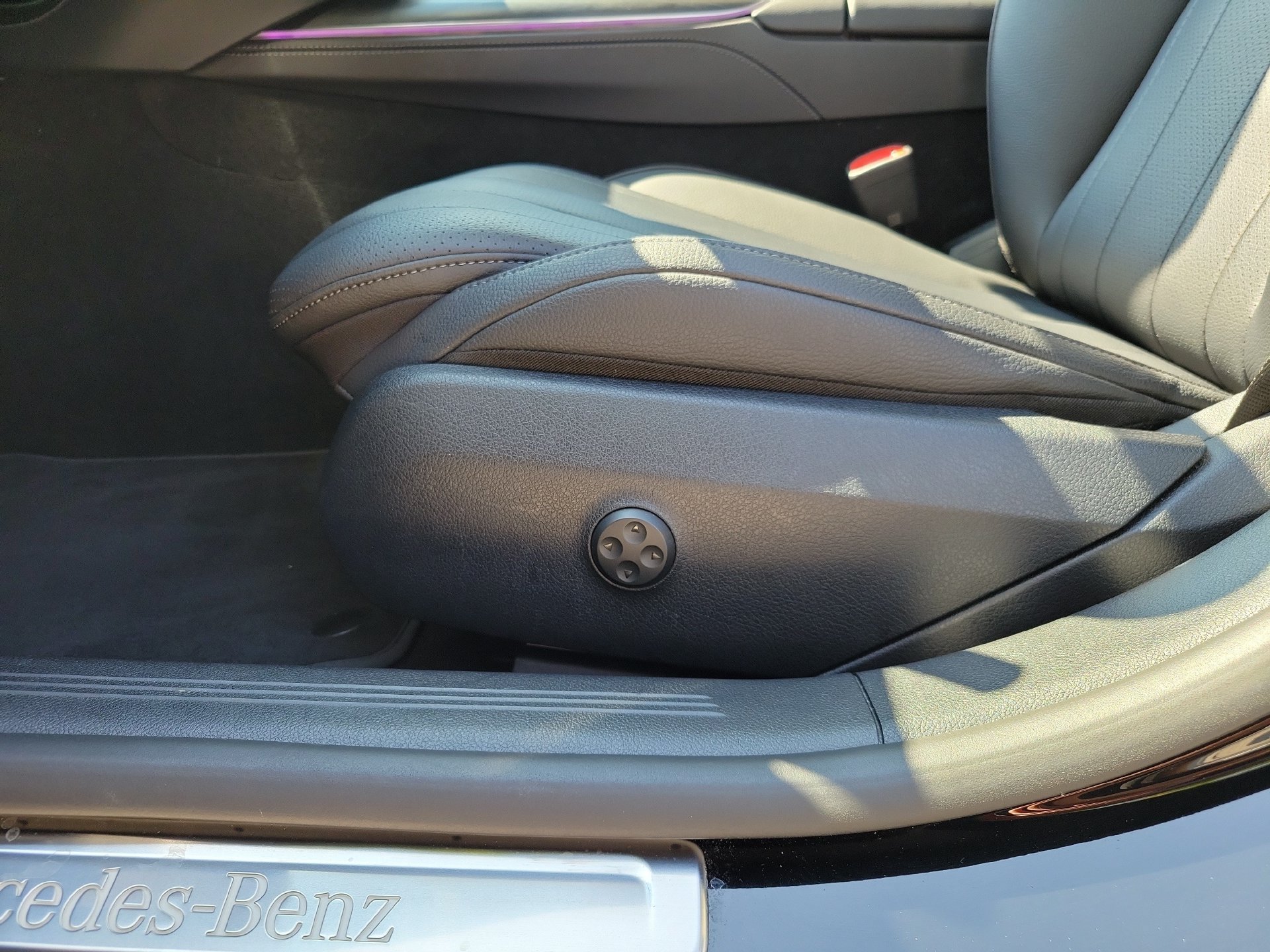 Used 2025 Mercedes-Benz E 350 4MATIC Sedan image 29