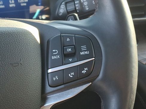 Used 2020 Ford Explorer Platinum w/ Premium Technology Package image 24