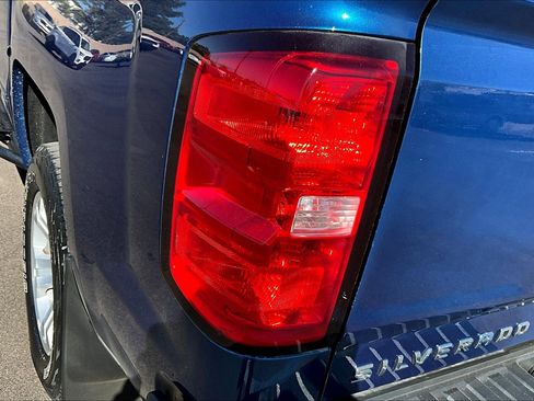 Used 2018 Chevrolet Silverado 1500 LT w/ All Star Edition image 26