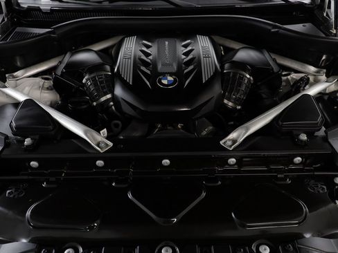 Used 2020 BMW X5 M50i w/ Premium Package image 21