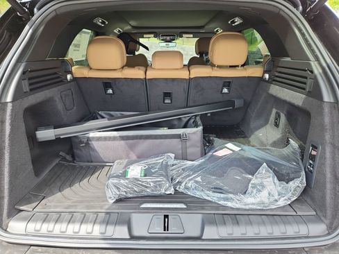 New 2026 Land Rover Range Rover Sport SE AWD/4WD image 13
