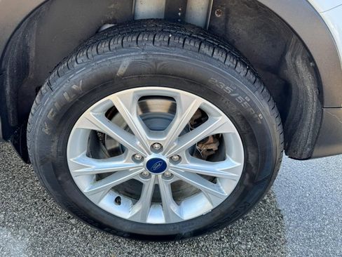 Used 2019 Ford Escape SE image 7