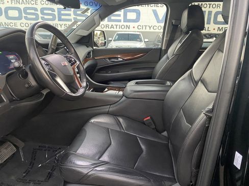 Used 2018 Cadillac Escalade Premium Luxury image 12