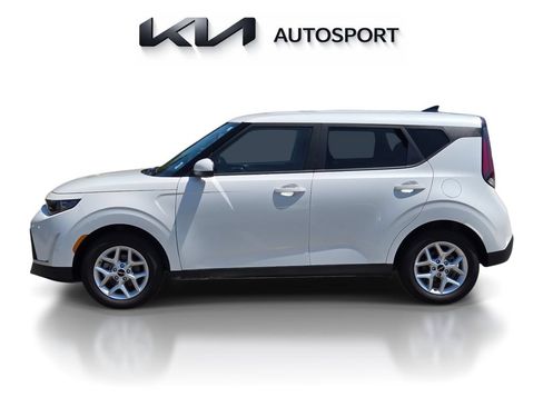 Certified 2025 Kia Soul LX w/ LX Technology Package FWD image 14
