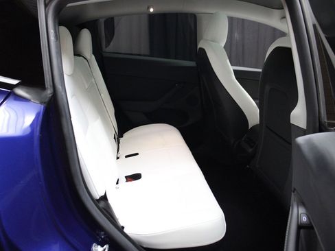 Used 2023 Tesla Model Y Long Range image 19