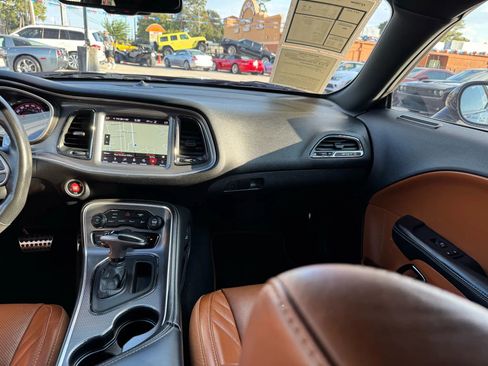 Used 2019 Dodge Challenger SRT Hellcat Redeye image 34