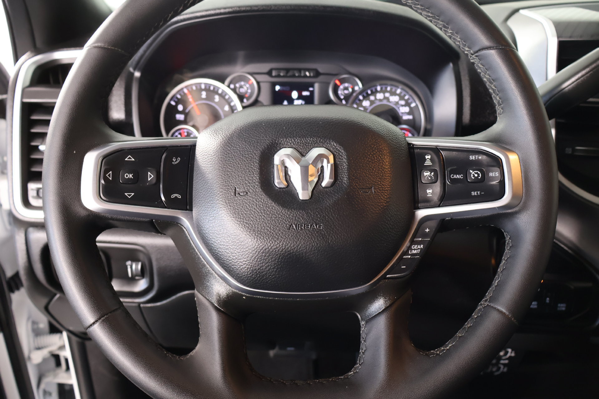 Used 2026 RAM 2500 Big Horn AWD/4WD image 3