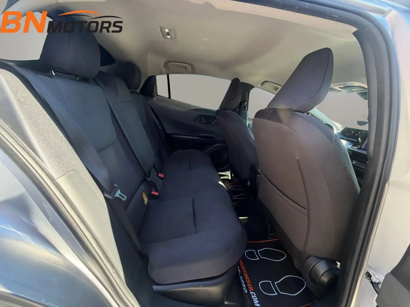 Used 2023 Toyota Prius LE FWD image 17