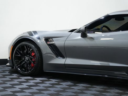 Used 2015 Chevrolet Corvette Z06 w/ 3LZ Preferred Equipment Group image 19