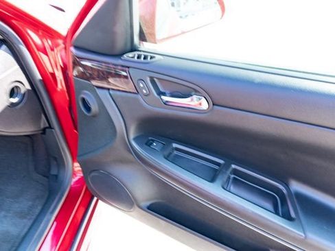 Used 2013 Chevrolet Impala LT w/ LT Sunroof Package image 44