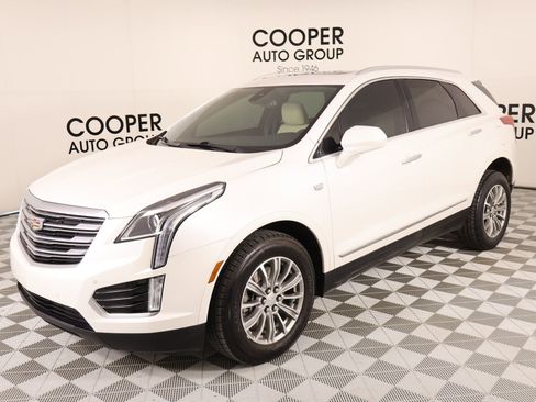 Used 2018 Cadillac XT5 Luxury w/ Driver Awareness Package image 11