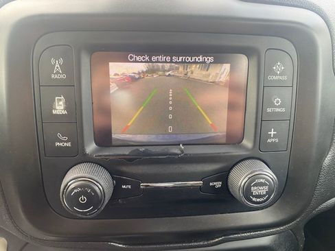 Used 2018 Jeep Renegade Sport w/ Power & Air Group image 13