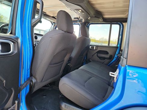 Used 2023 Jeep Wrangler Unlimited w/ Cold Weather Group AWD/4WD image 10