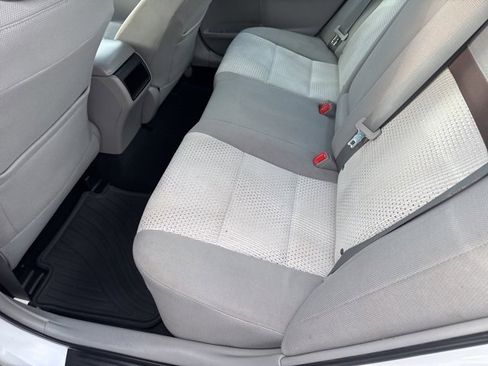 Used 2012 Toyota Camry L image 11