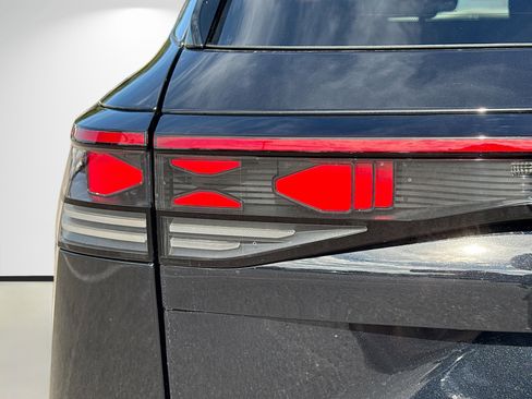 New 2026 Volkswagen Tiguan SEL R-Line image 10