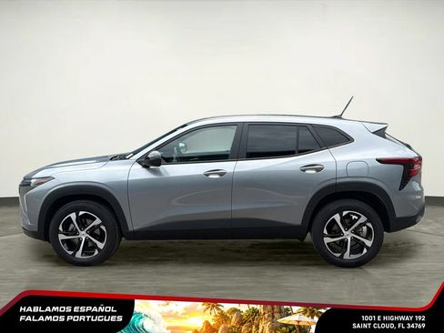 Used 2024 Chevrolet Trax RS w/ Driver Confidence Package FWD image 3