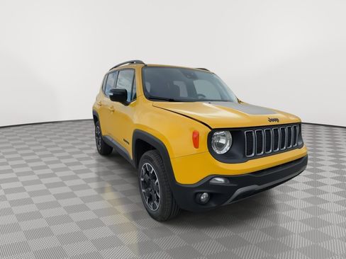 Used 2023 Jeep Renegade Latitude AWD/4WD image 2