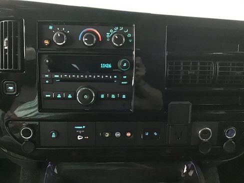 Used 2021 GMC Savana 2500 image 30