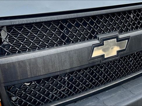 Used 2017 Chevrolet Express 2500 RWD image 34