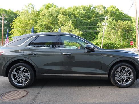 Used 2025 Genesis GV70 2.5T AWD/4WD image 7