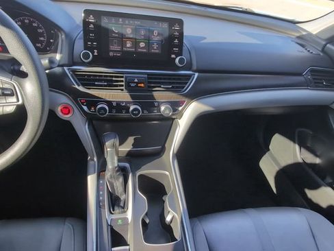 Used 2018 Honda Accord EX image 21