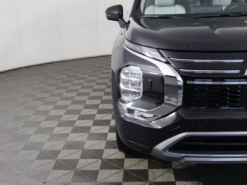 Used 2025 Mitsubishi Outlander SEL AWD/4WD image 16