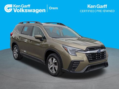 Used 2025 Subaru Ascent Premium AWD/4WD image 1