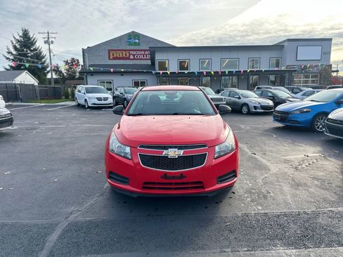 Used 2014 Chevrolet Cruze LS image 2