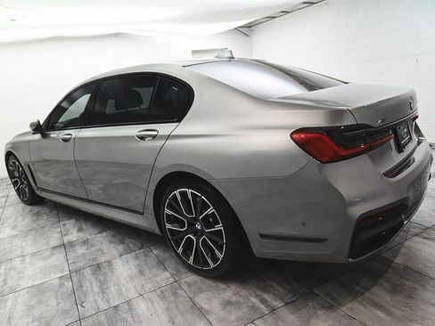 Used 2022 BMW 740i xDrive w/ M Sport Package image 3