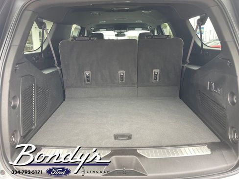 Used 2024 GMC Yukon XL AT4 w/ Technology Package image 14