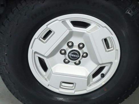 Certified 2024 Nissan Frontier SV w/ Hardbody Edition AWD/4WD image 35