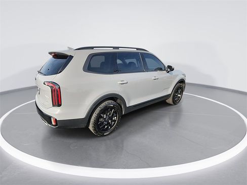 Used 2025 Kia Telluride AWD image 8