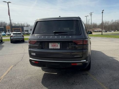 Used 2022 Jeep Wagoneer Series III AWD/4WD image 7
