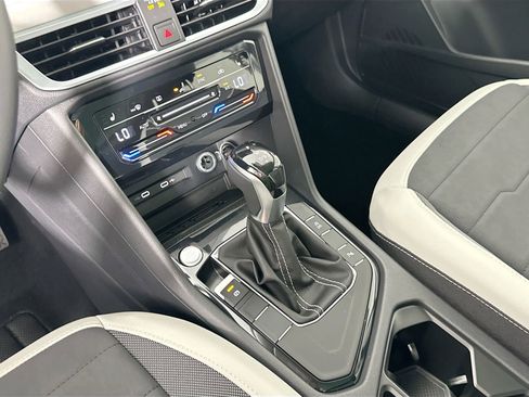 New 2025 Volkswagen Taos SE image 13