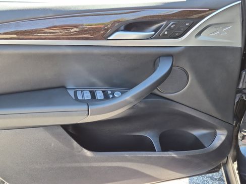 Used 2024 BMW X4 xDrive30i image 17