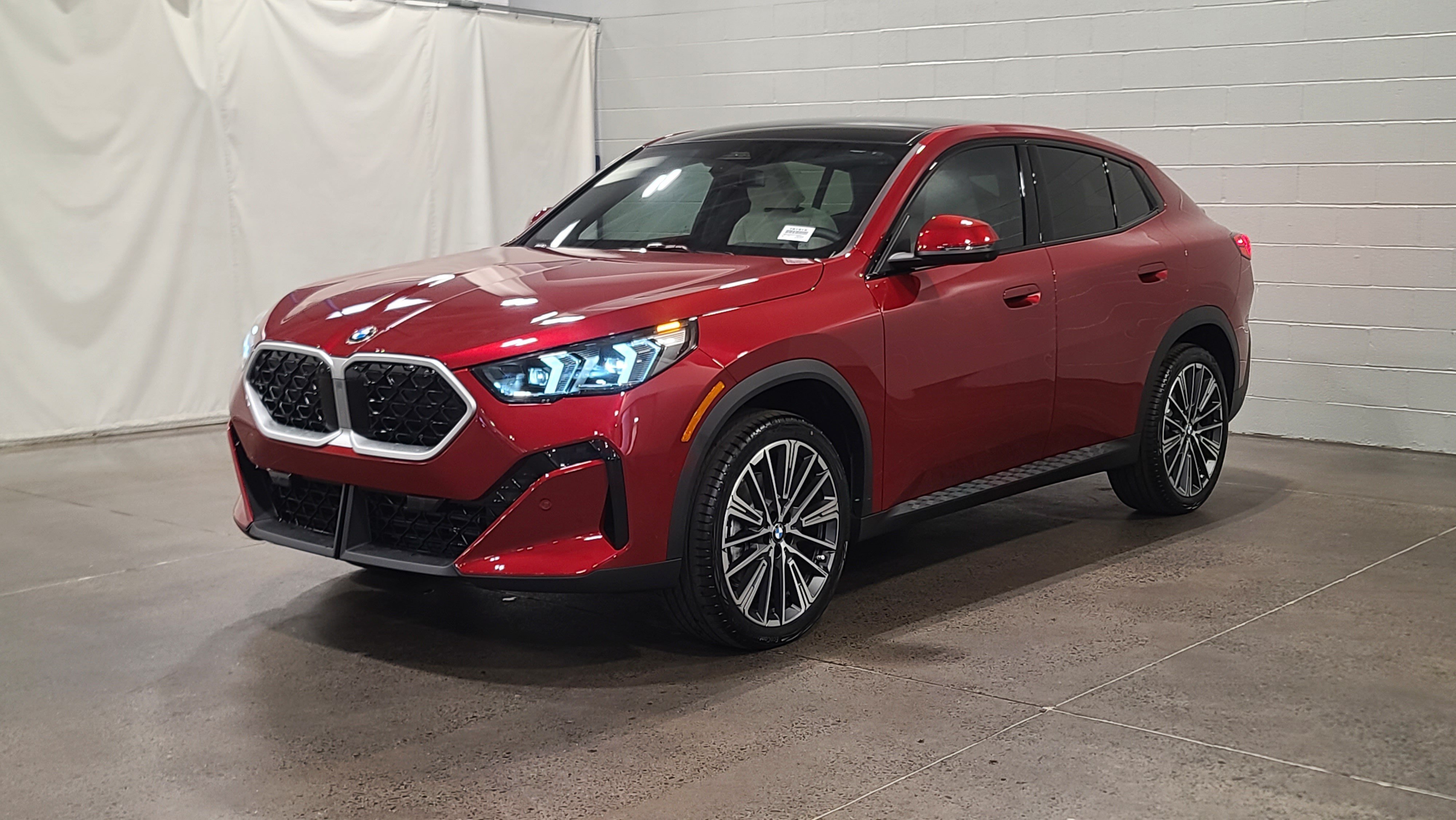 Used 2026 BMW X2 xDrive28i w/ Technology Package AWD/4WD image 3