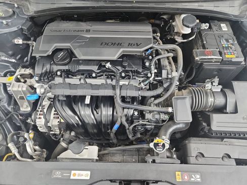 Used 2025 Hyundai Elantra Limited FWD image 38