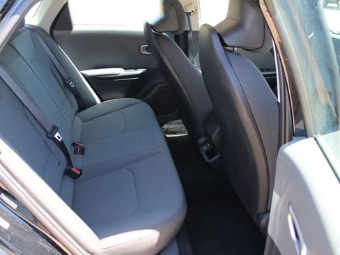 Used 2025 Kia K4 FWD image 9