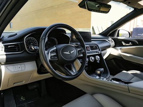 Used 2023 Genesis G70 2.0T image 2