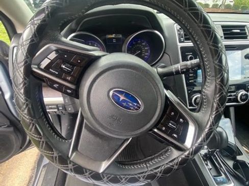 Used 2018 Subaru Outback 2.5i Limited AWD/4WD image 5