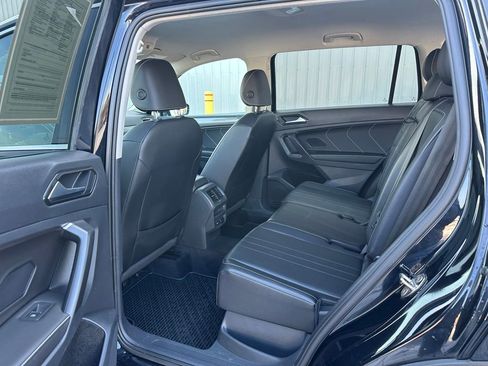 Used 2022 Volkswagen Tiguan SE image 16