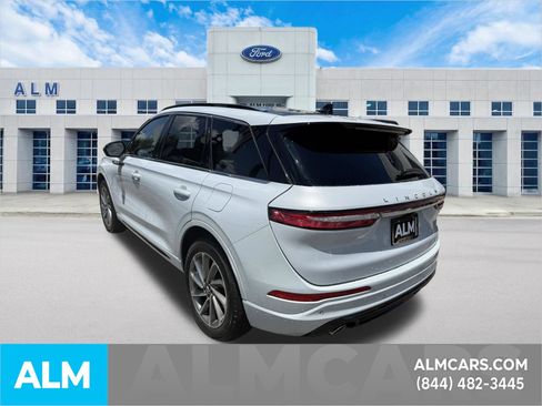 Used 2025 Lincoln Corsair Grand Touring AWD/4WD image 9