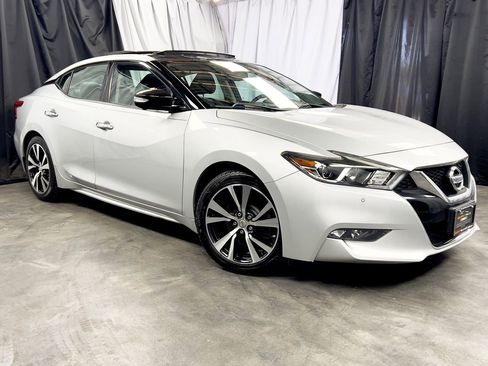 Used 2018 Nissan Maxima Platinum image 3